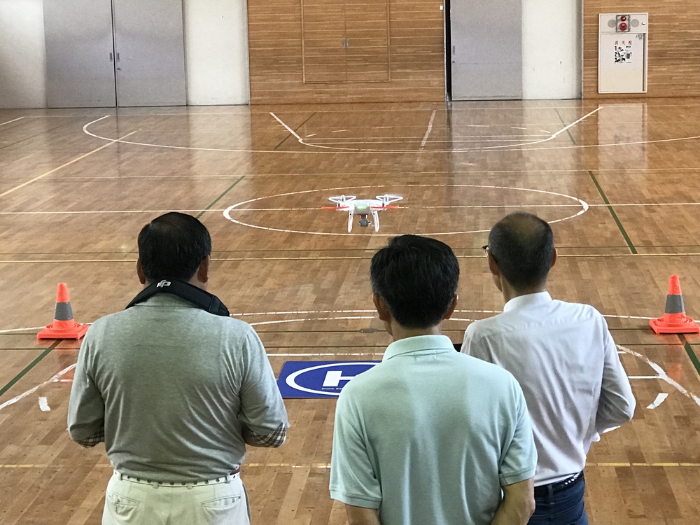 8月、第四日曜日、DJIドローン体験講習会（ドローンって飛ばしてみたいけどどうしたらいいの？未経験者向け講座です。まずは、さわってみようです）