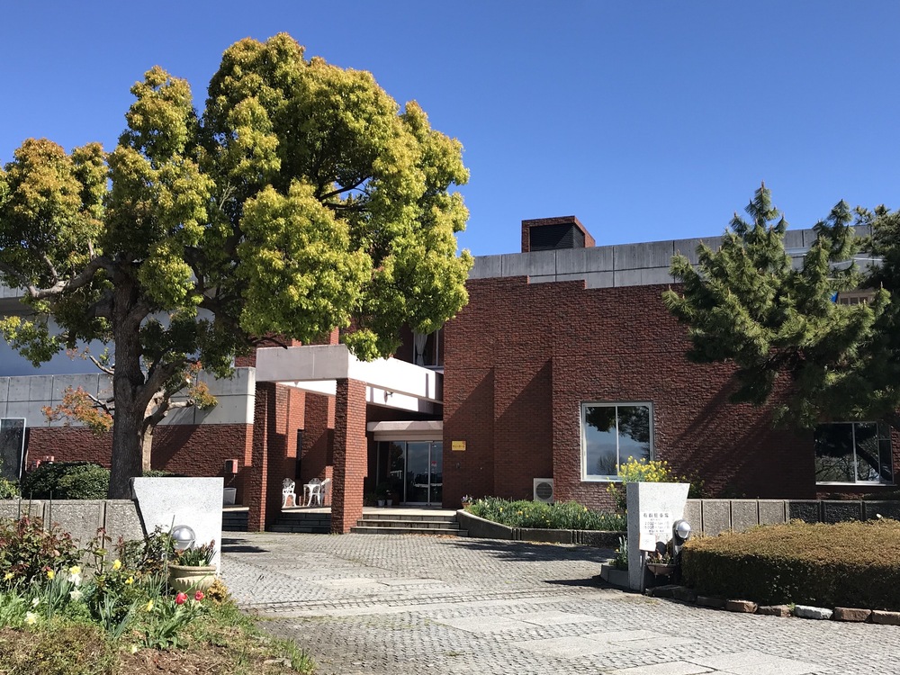 【屋根点検コース】飛行時間（10時間）証明付き屋根点検コース88,000円（国土交通省航空局が公開している無人航空機フライトトレーニングマニュアルに沿った訓練を行ないます。 10時間の飛行証明発行にて、国土交通省飛行申請条件の飛行時間証明をクリア出来ます。※ djiドローン国内使用禁止となった自衛隊、海上保安庁、内閣府関連の受講者様には、AUTEL（USA）のドローンにて対応させて頂きます。