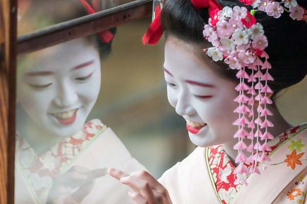 【オンラインライブ】4月25日（日）舞妓さん　二人舞のオンラインライブ鑑賞会