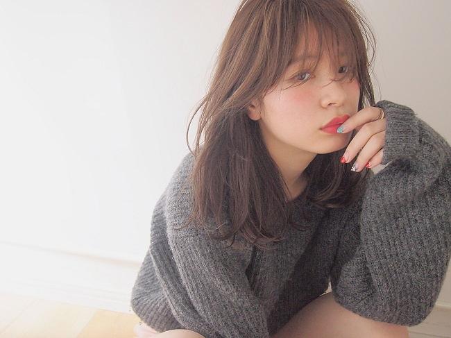 モデルさんみたいに写真写りが良くなりたい 1日２分の顔ヨガで目もぱっちり 美人顔づくりレッスン ニューナチュラル Doorkeeper